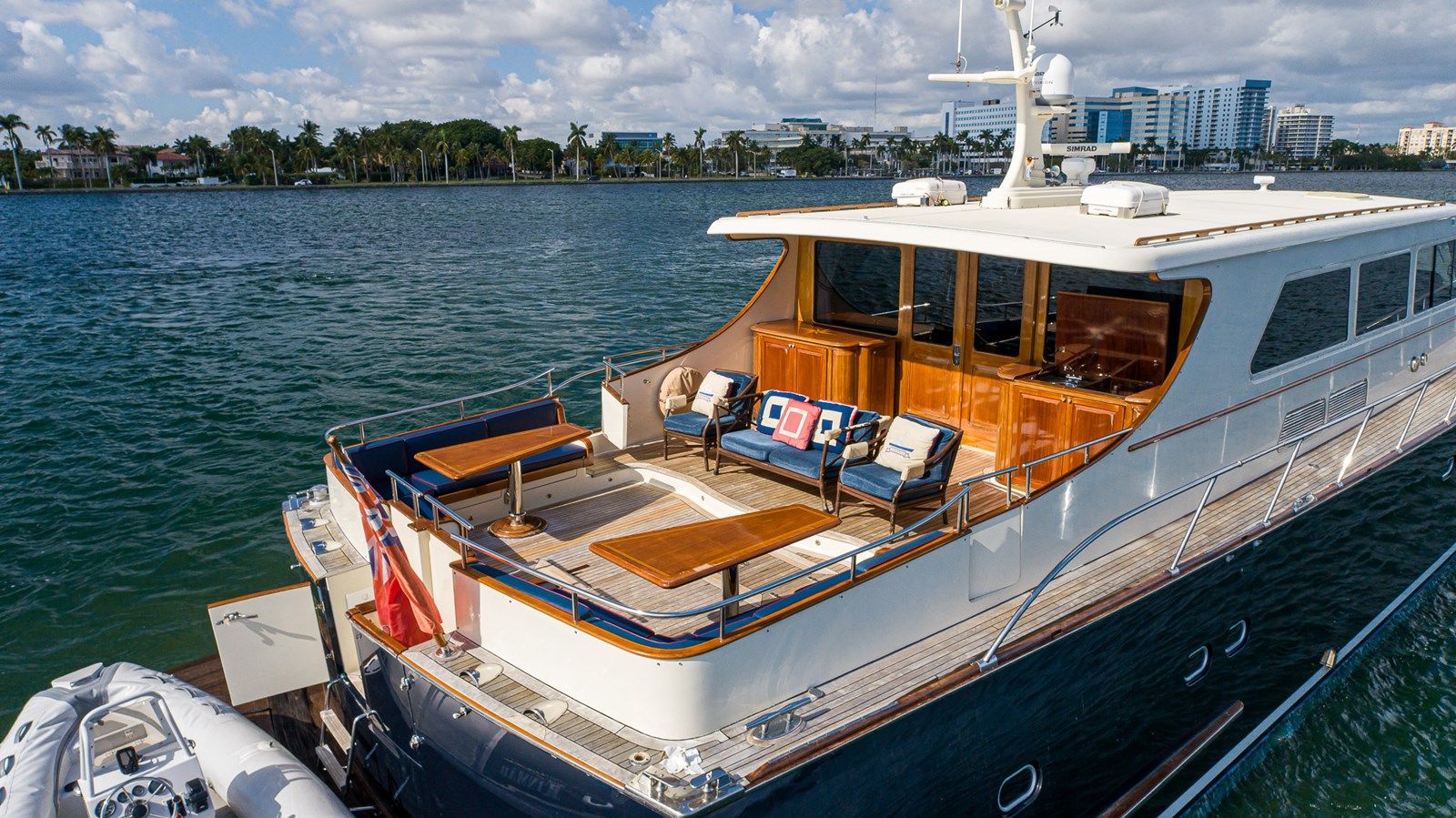 Buy a yacht 85 Classic 85