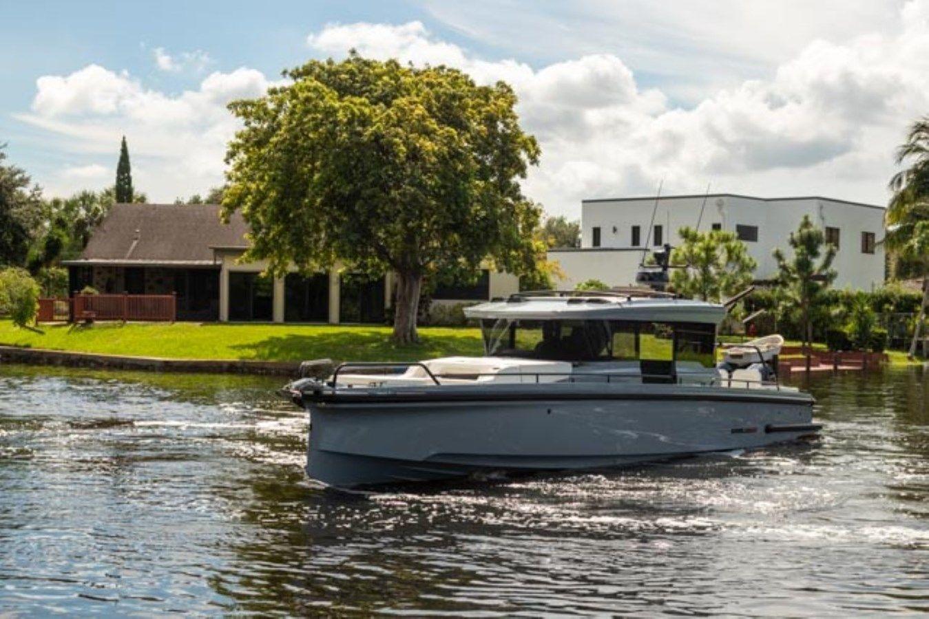 best yacht sales deals Shadow 1000XC