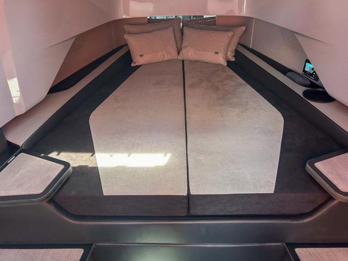 the best price on Shadow 1000XC - BRABUS