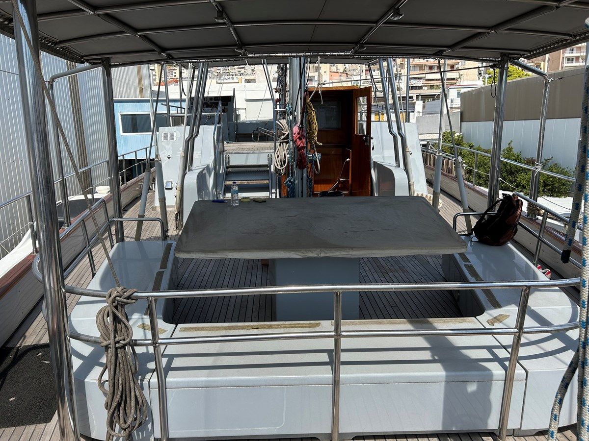 Продажа яхты IRIS