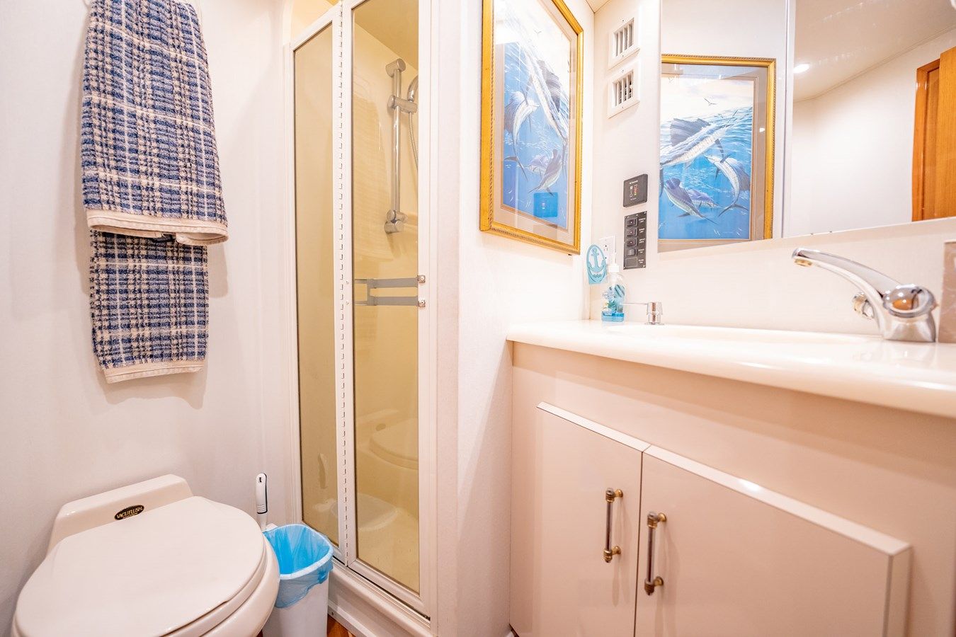 MOON SHADOW 2000 yacht sale