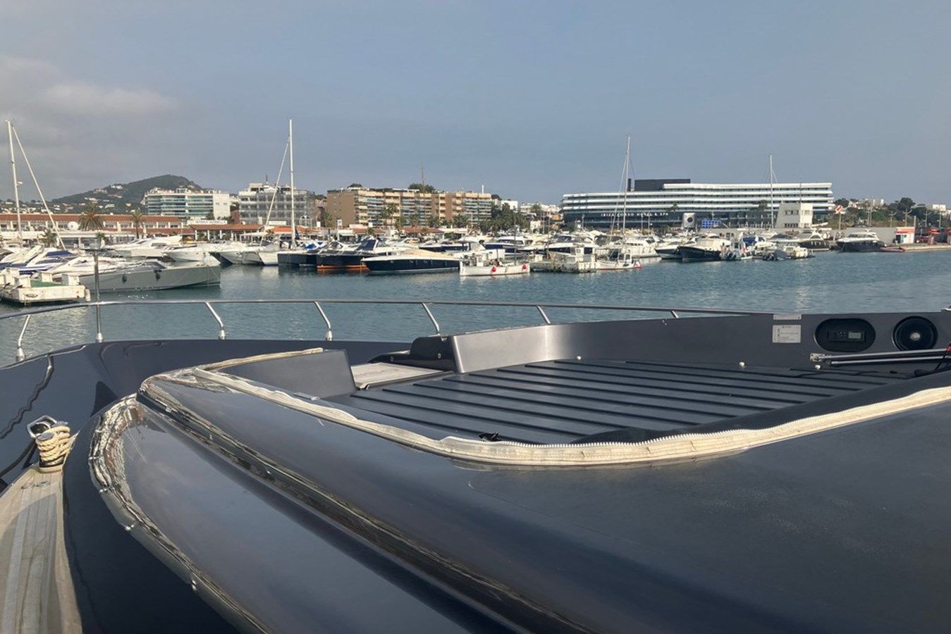 Buy a LEOPARD 31 OPEN 2008 at Shestakov Yacht Sales