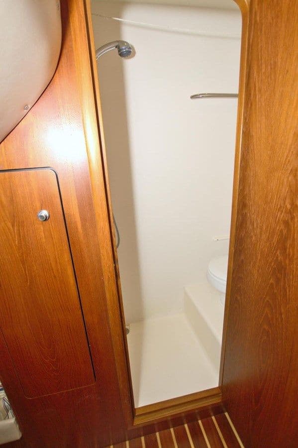 Buy a yacht The Adventure 2008