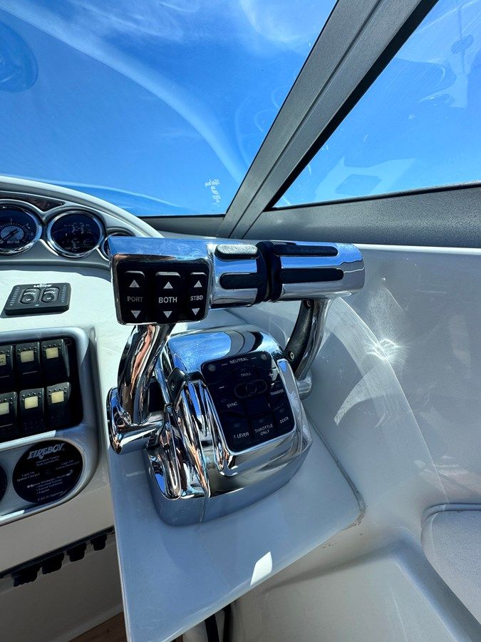 Продажа яхты CROWNLINE 300 LS - CROWNLINE