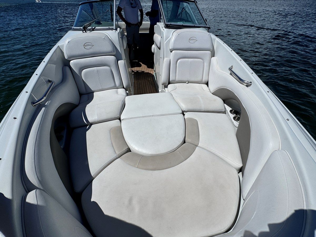 Купить яхту CROWNLINE 300 LS 30 в Shestakov Yacht Sales