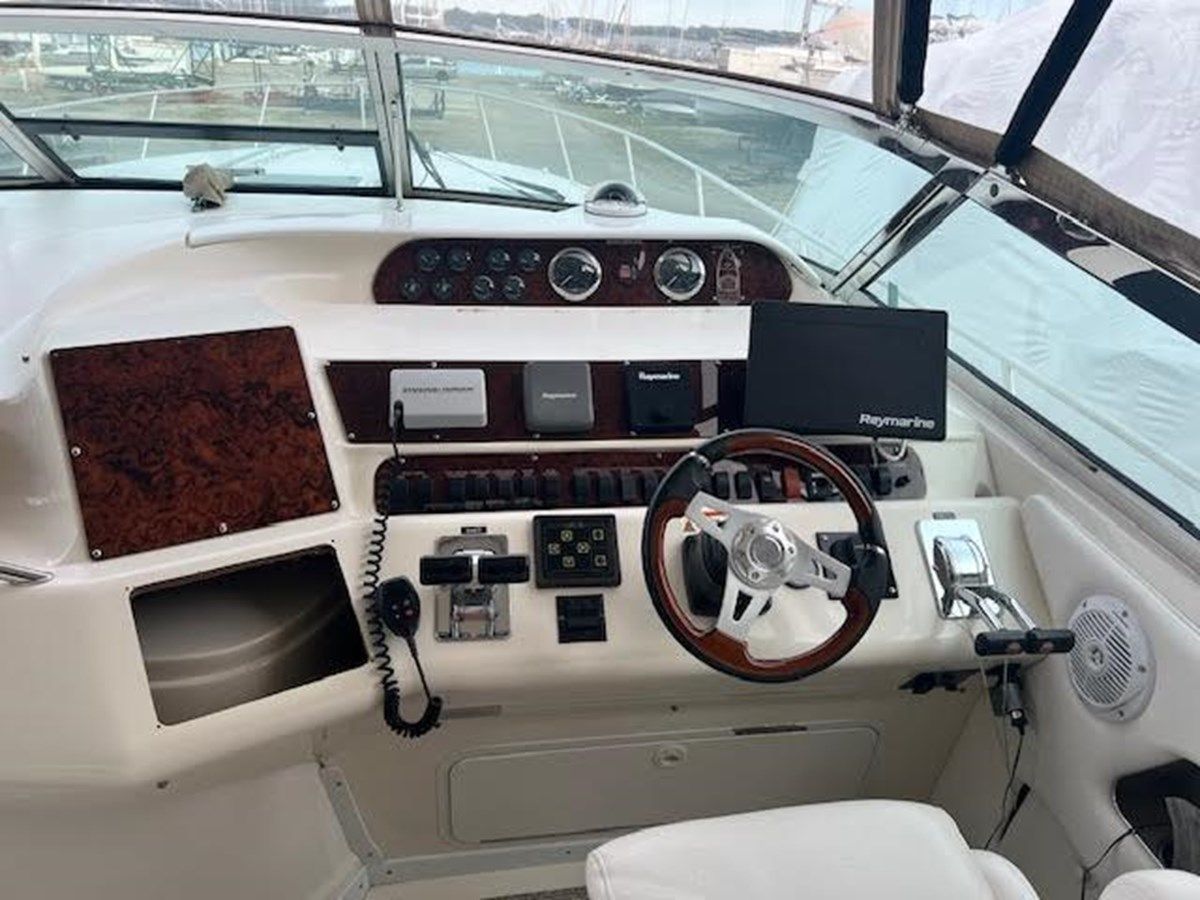 Buy a 1995 Sea Ray 450 Sundancer 1995 at Shestakov Yacht Sales