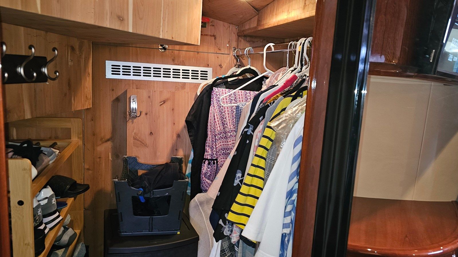 Buy a Dream Team XIII 2005 at Shestakov Yacht Sales