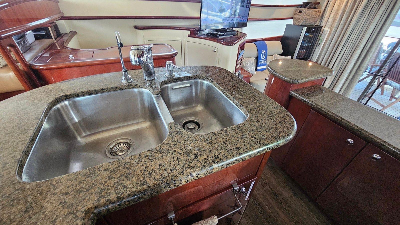 the best price on Dream Team XIII 56 Flybridge