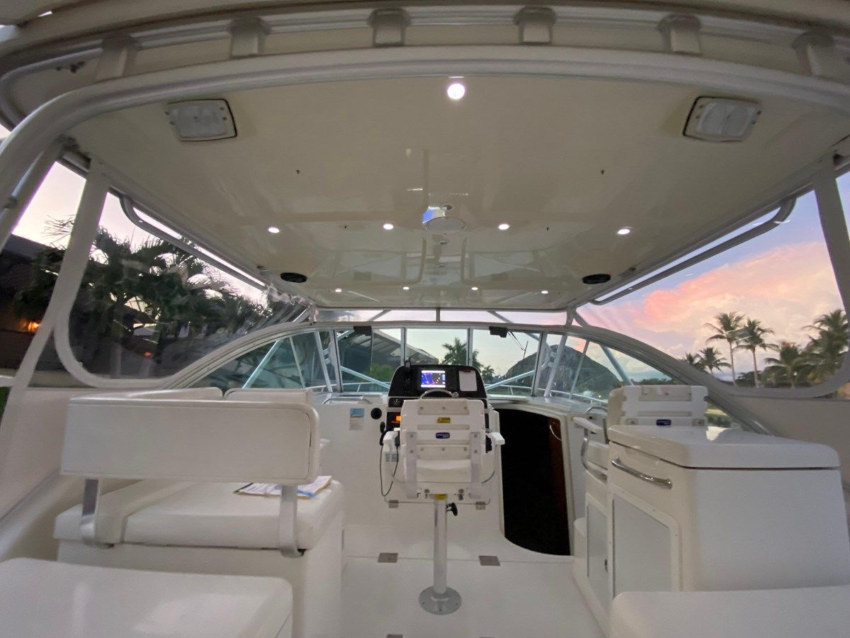 the best price on Tropical High 35