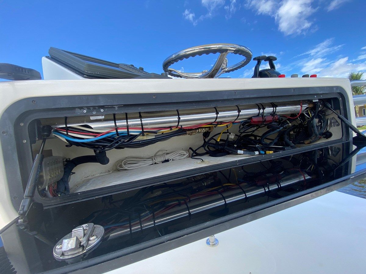 Buy a yacht Tropical High 35