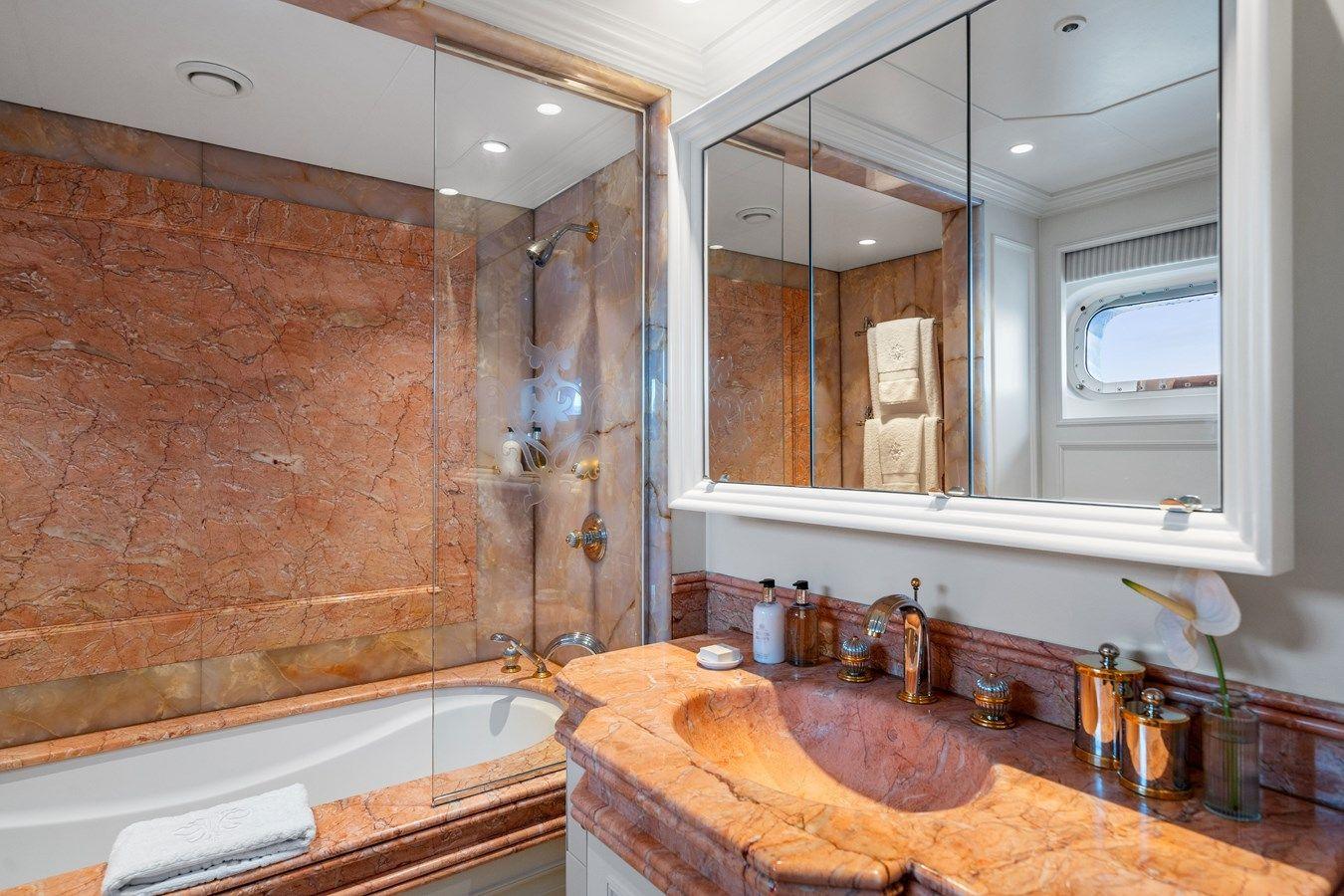 Стоимость яхты MOSAIQUE 163