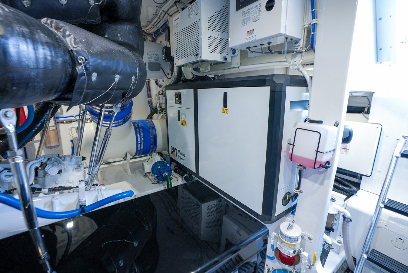 the best price on GT 70 - Hatteras