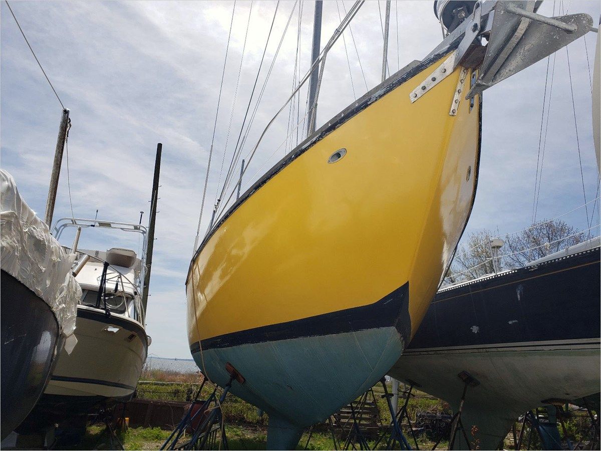 Buy a 43' GULFSTAR 1976 43 at Shestakov Yacht Sales