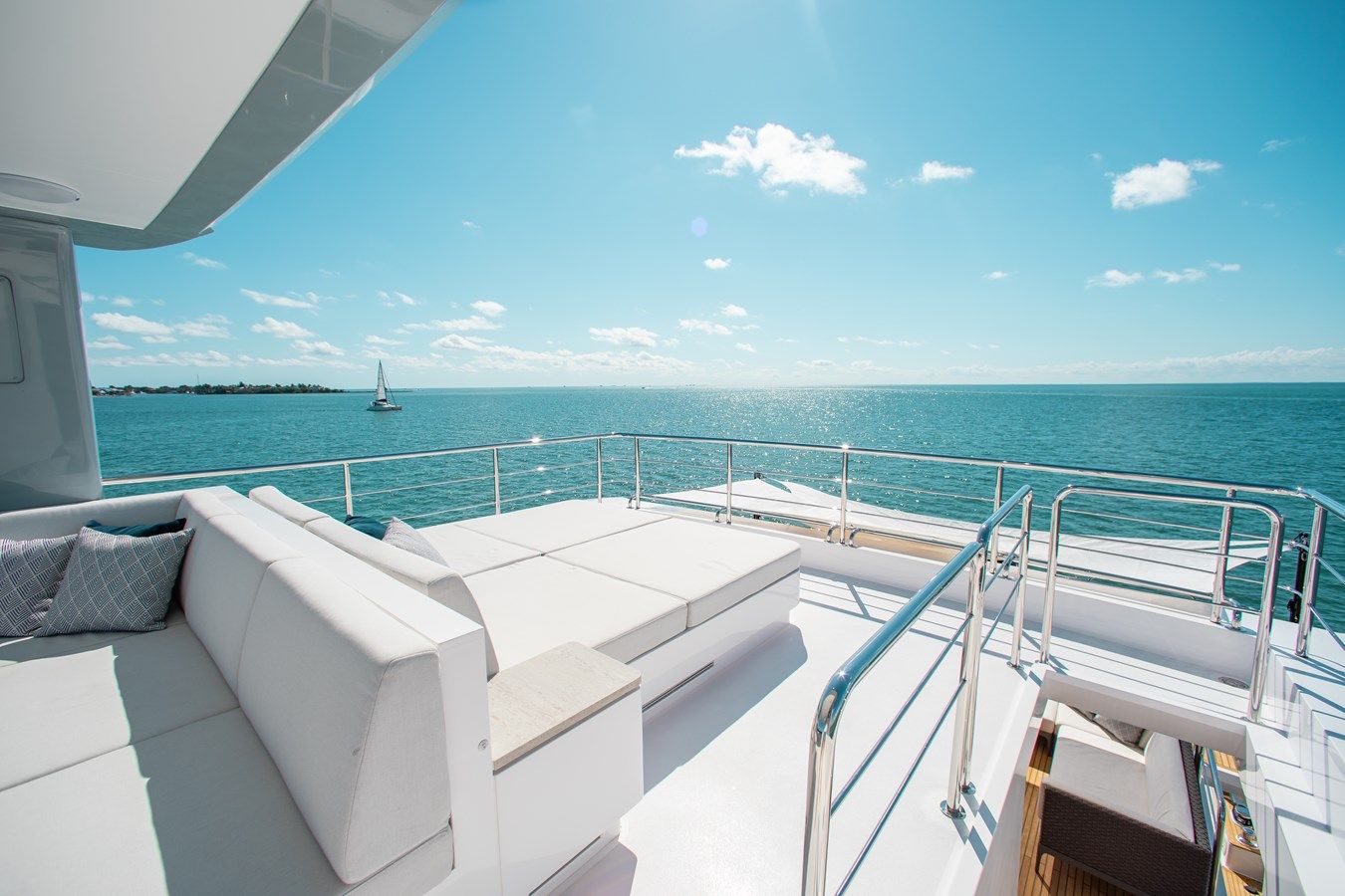 Купить яхту FREEDOM 110 в Shestakov Yacht Sales