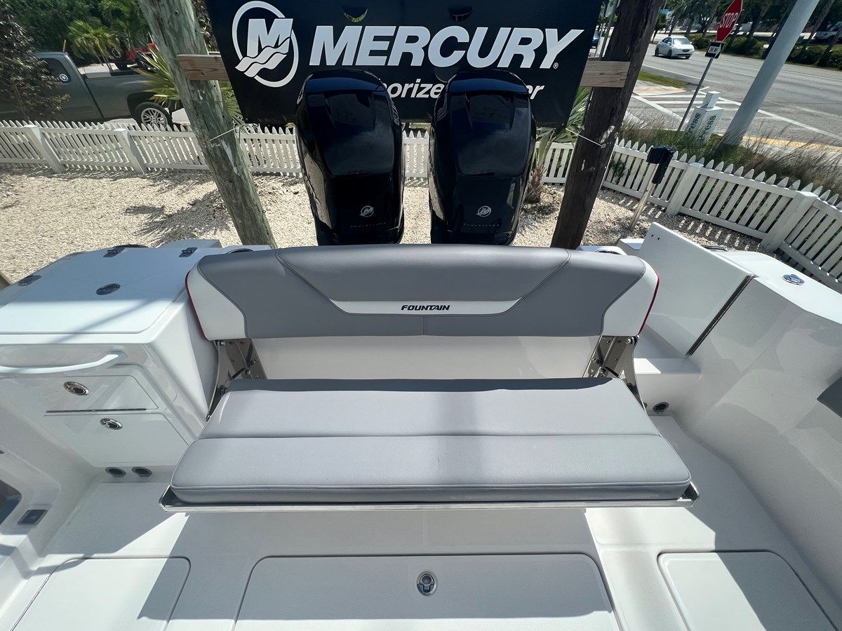 Buy a yacht Fountain 32 NX 2022