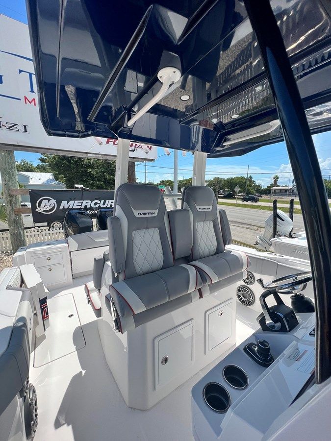 Buy a yacht Fountain 32 NX 32 NX