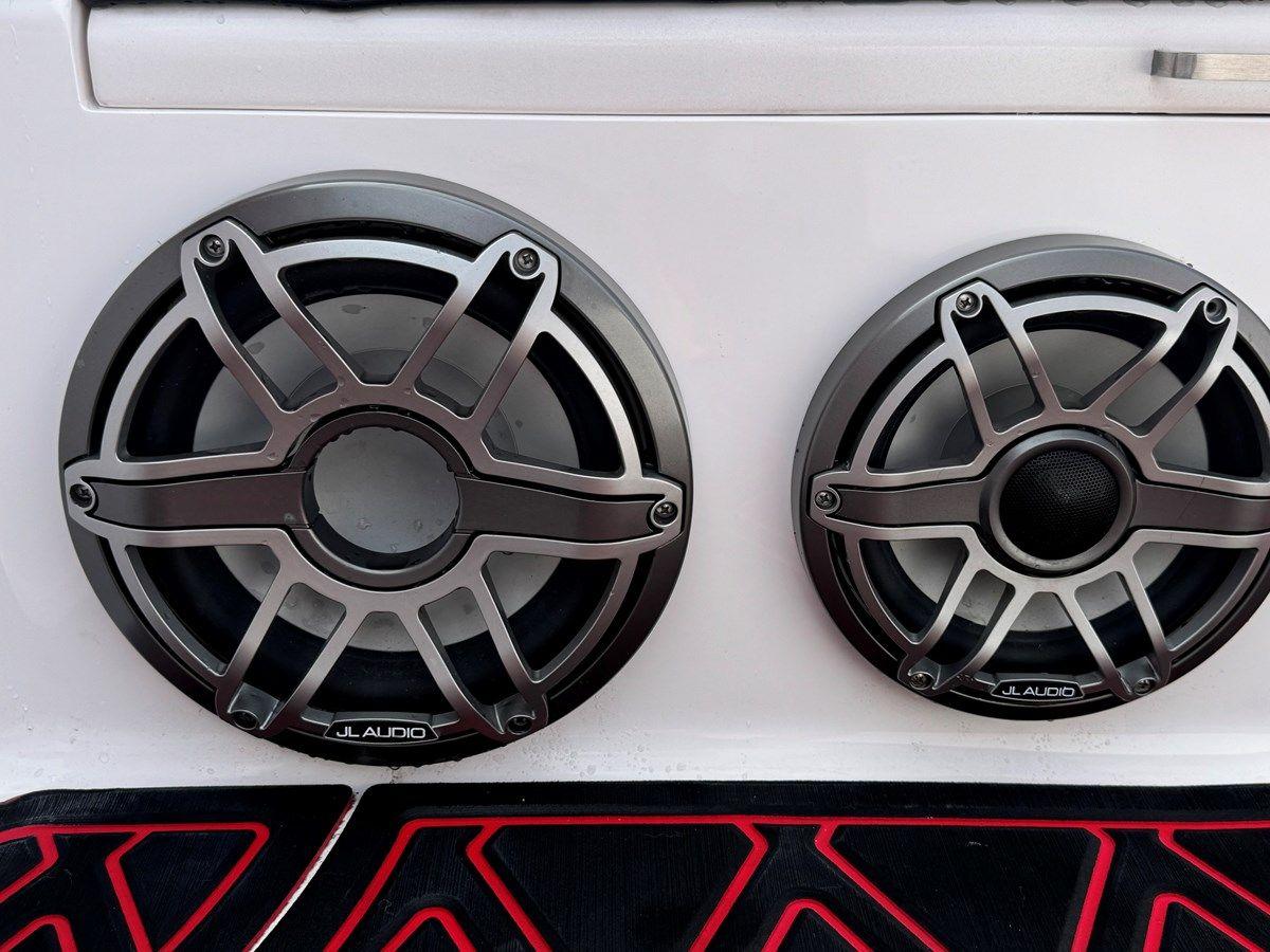 the best price on Deep Impact 399 - DEEP IMPACT