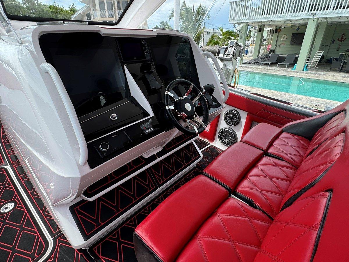 Buy a yacht Deep Impact 399 2022