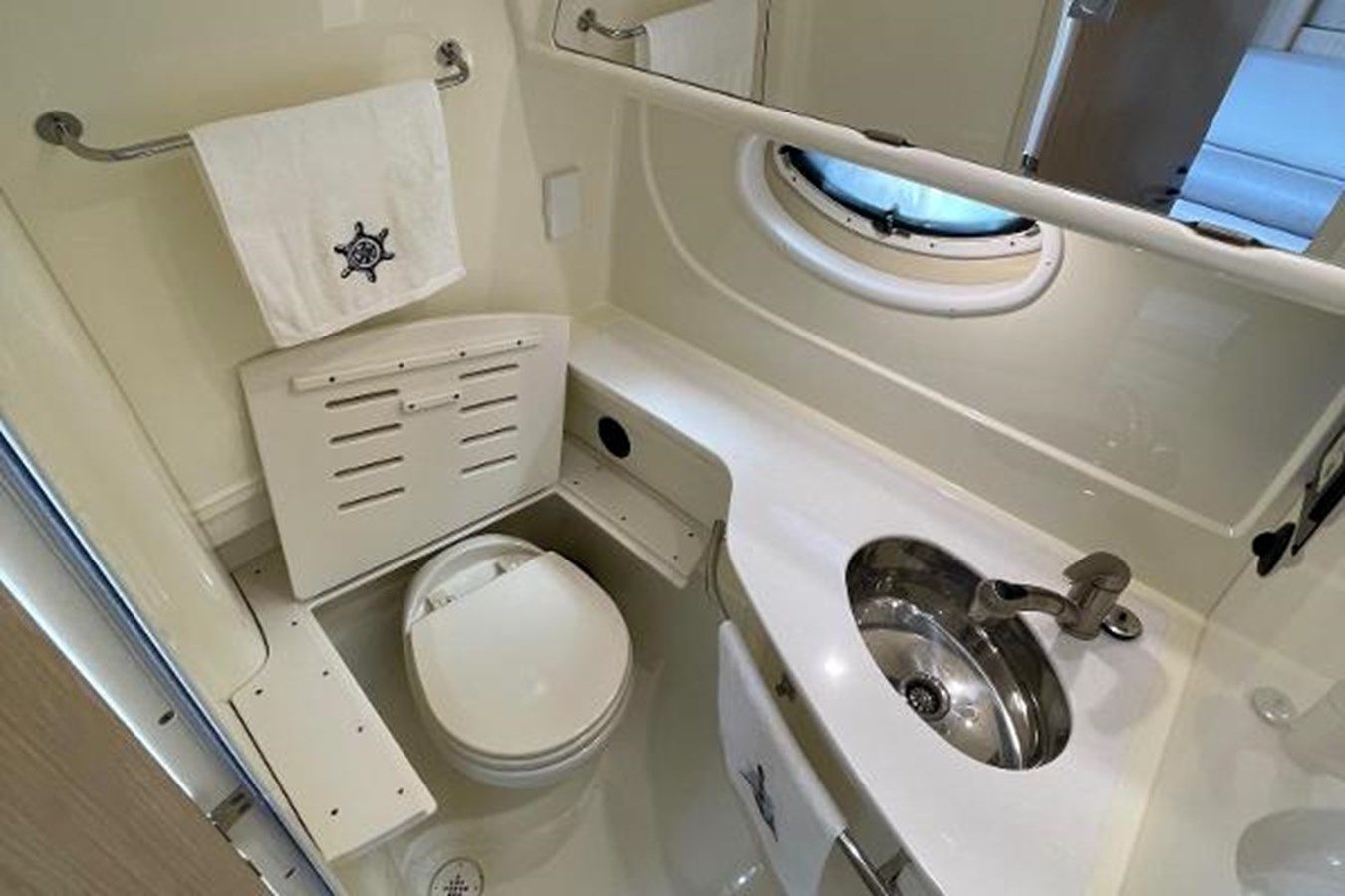 Лучшие предложения покупки яхты Monterey 335 Sport Yacht - MONTEREY