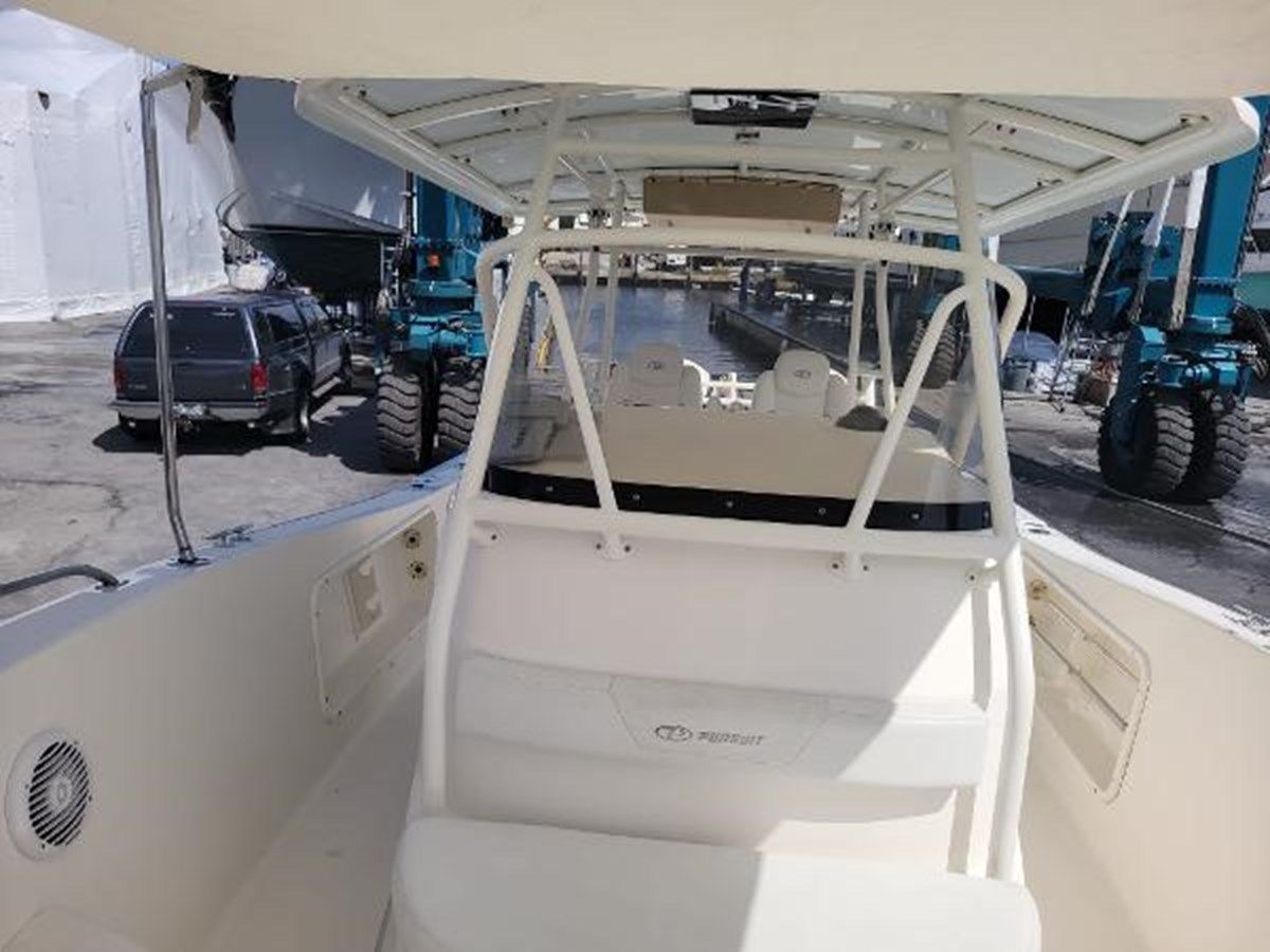 Pursuit 3070 Center Console - PURSUIT BOATS yacht sale
