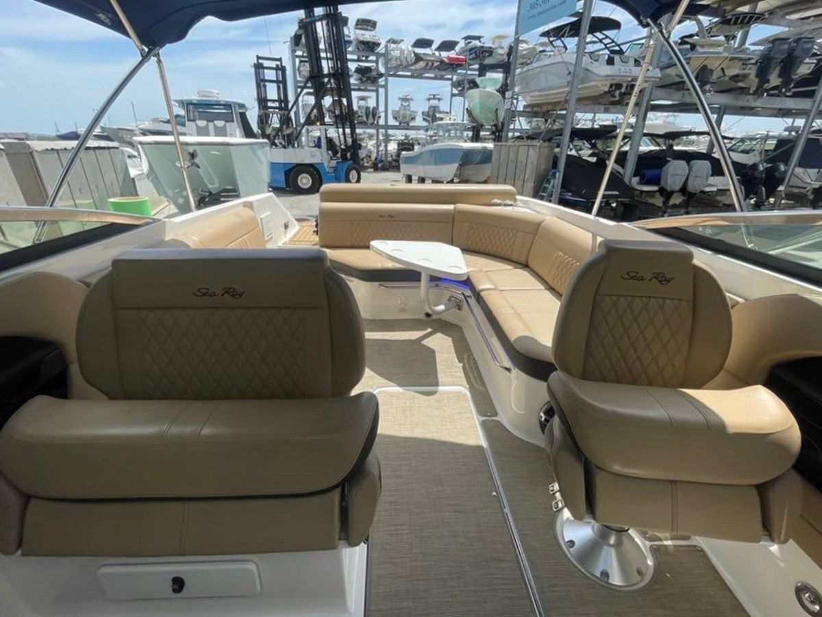 Buy a Sea Ray 280 SLX 28 at Shestakov Yacht Sales