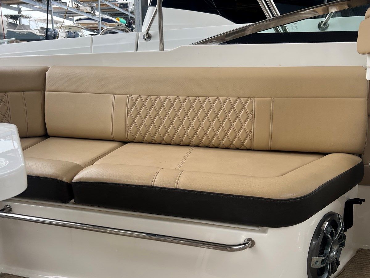 Buy a yacht Sea Ray 280 SLX 2020