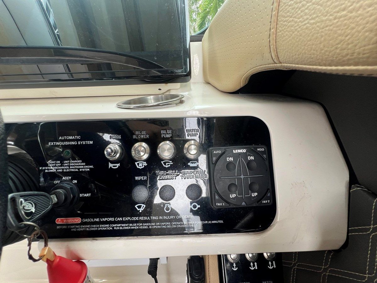 Buy a Sea Ray 280 SLX - SEA RAY at Shestakov Yacht Sales