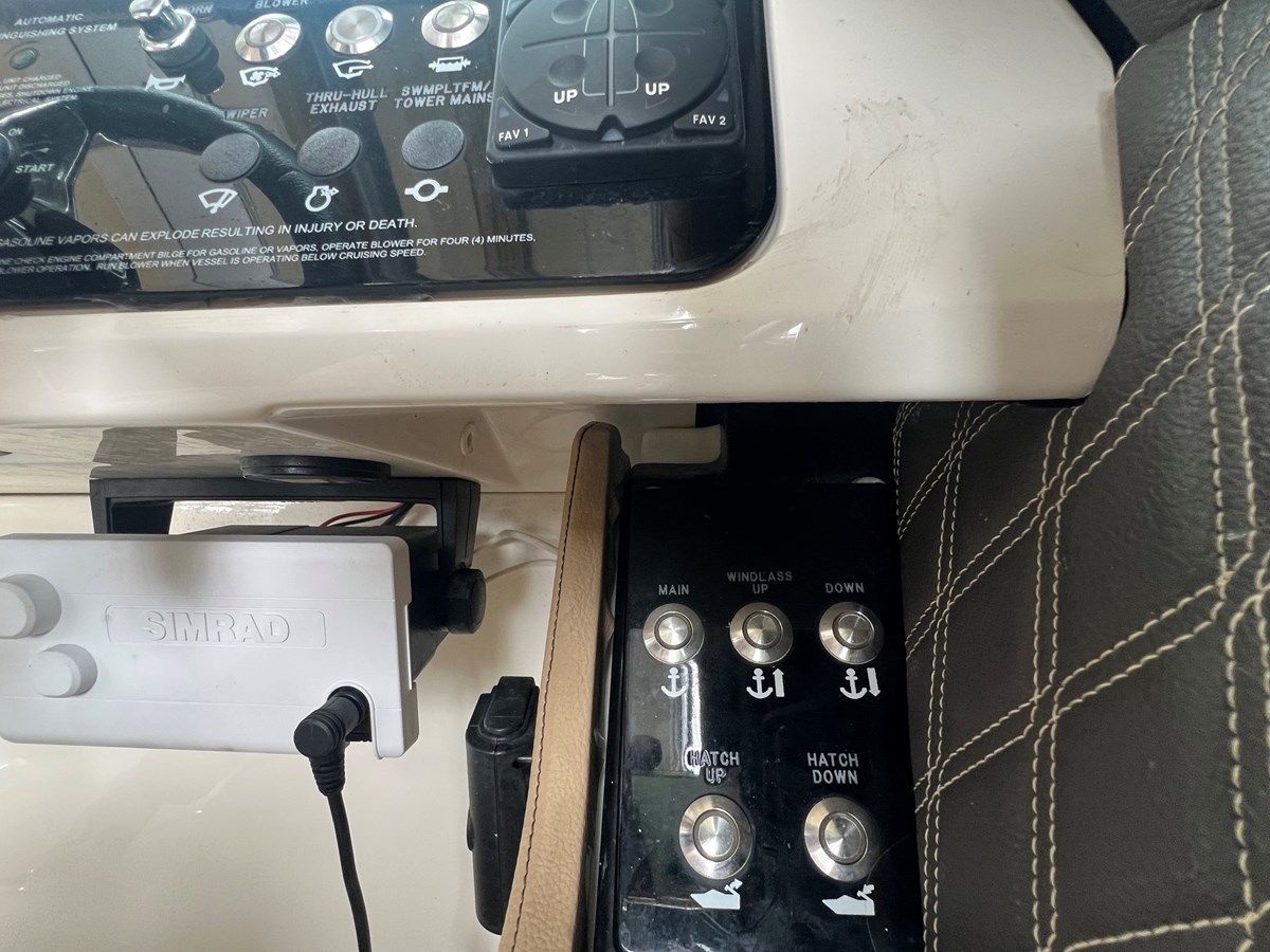 the best price on Sea Ray 280 SLX 28