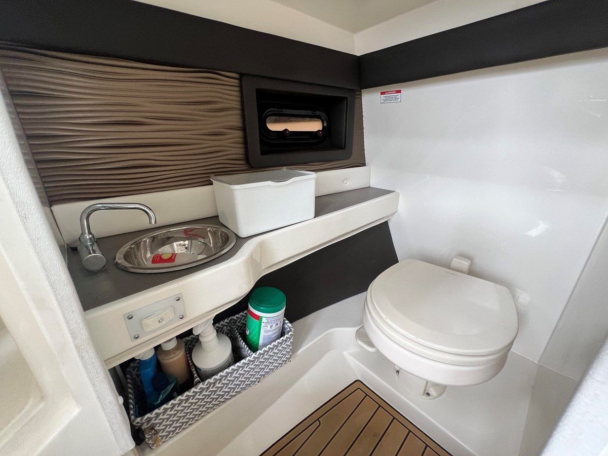 Sea Ray 280 SLX - SEA RAY