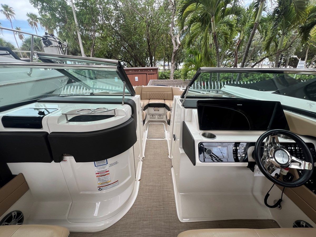 Buy a yacht Sea Ray 280 SLX 2020