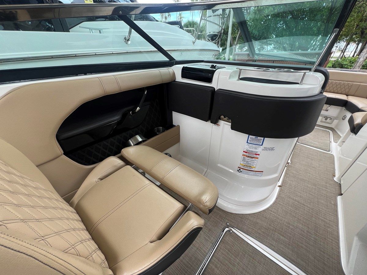 the best price on Sea Ray 280 SLX 280 SLX