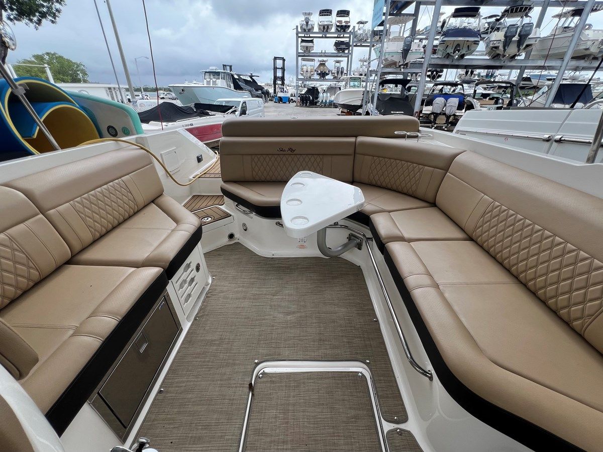 Buy a Sea Ray 280 SLX 2020 at Shestakov Yacht Sales