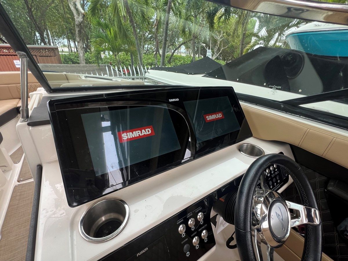 Buy a Sea Ray 280 SLX 28 at Shestakov Yacht Sales