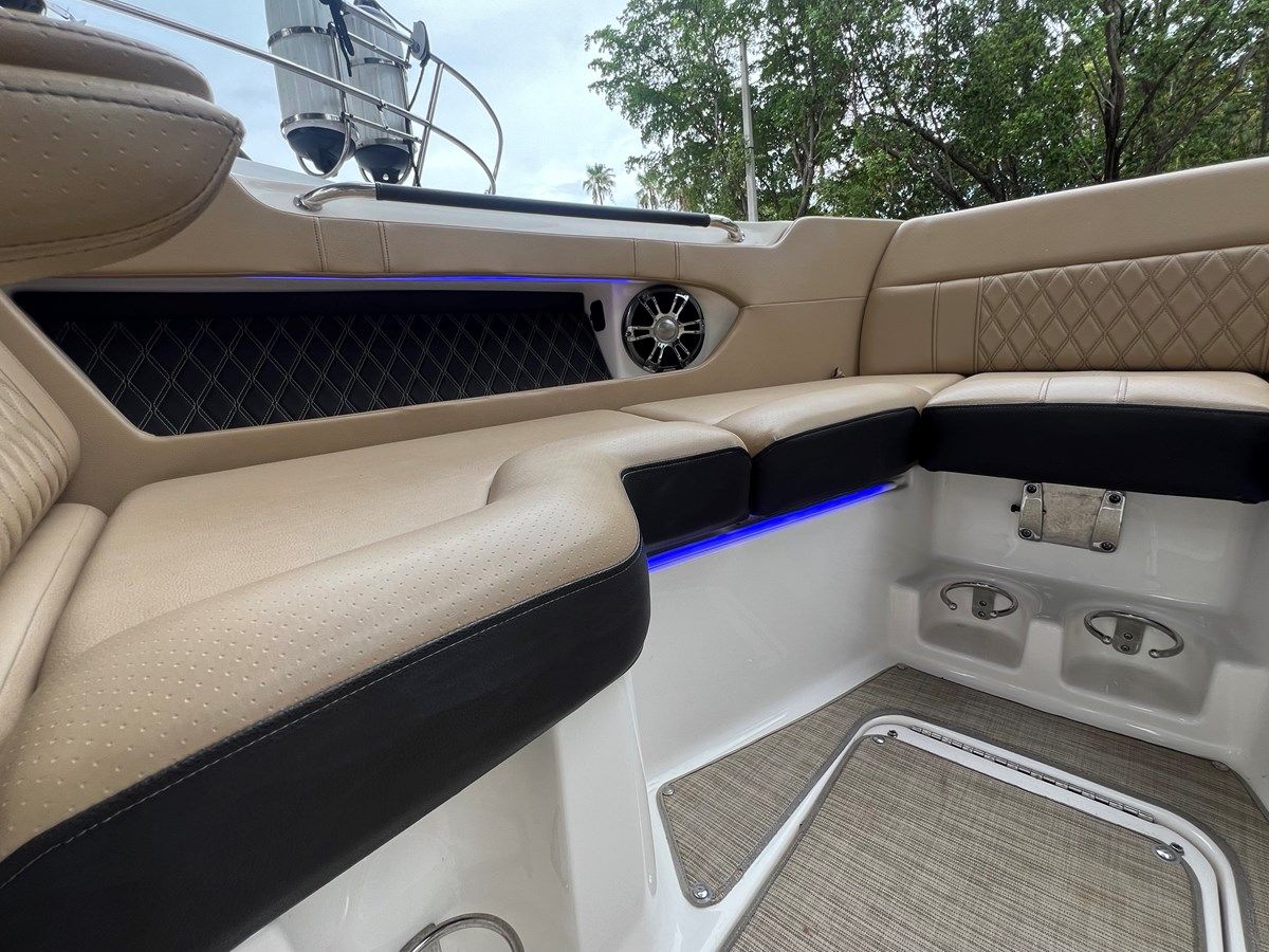 the best price on Sea Ray 280 SLX