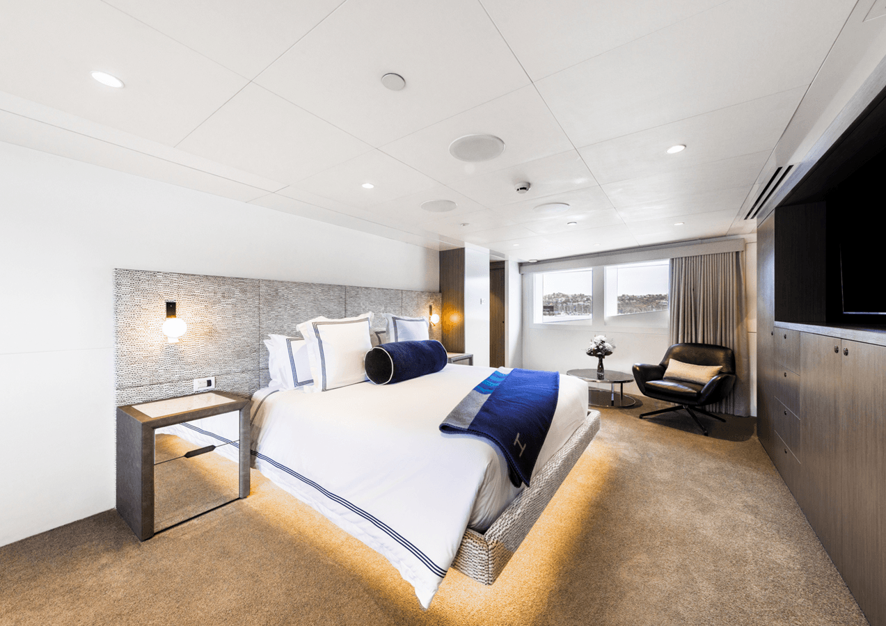 Buy a yacht EVOLUTION