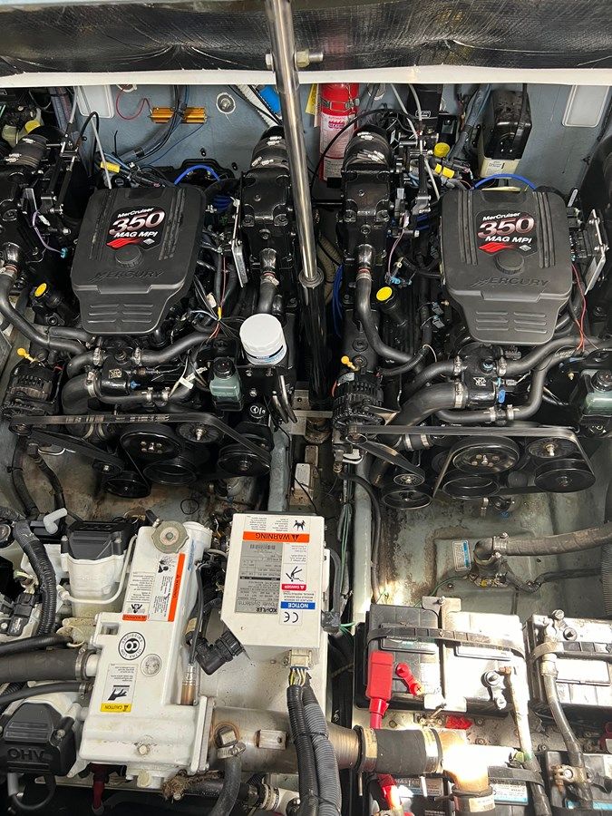 best yacht sales deals 2004 Sea Ray 300 Sundancer