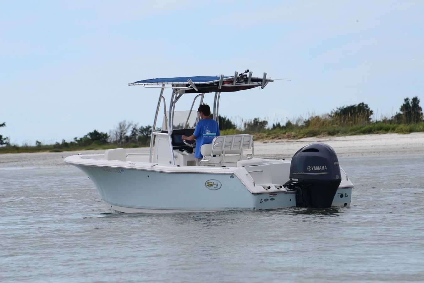 2017 Sea Hunt Triton 225