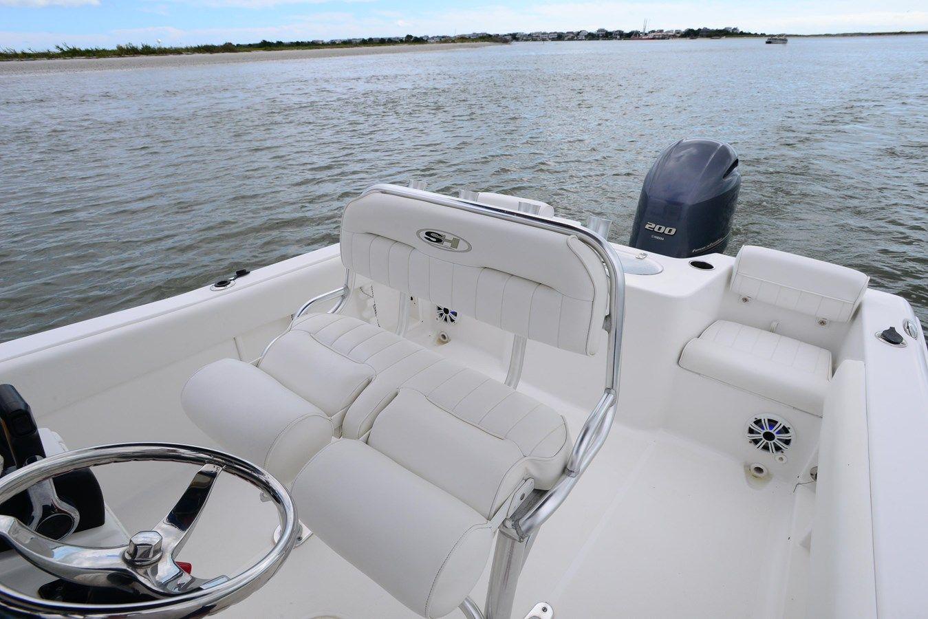 Buy a yacht 2017 Sea Hunt Triton 225  Triton 225