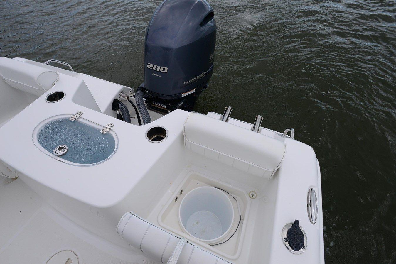 Buy a yacht 2017 Sea Hunt Triton 225 2017