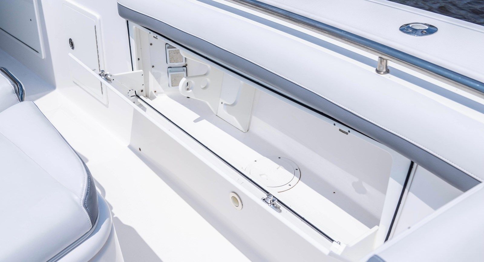 Buy a 2018 Everglades 435 Center Console at Shestakov Yacht Sales