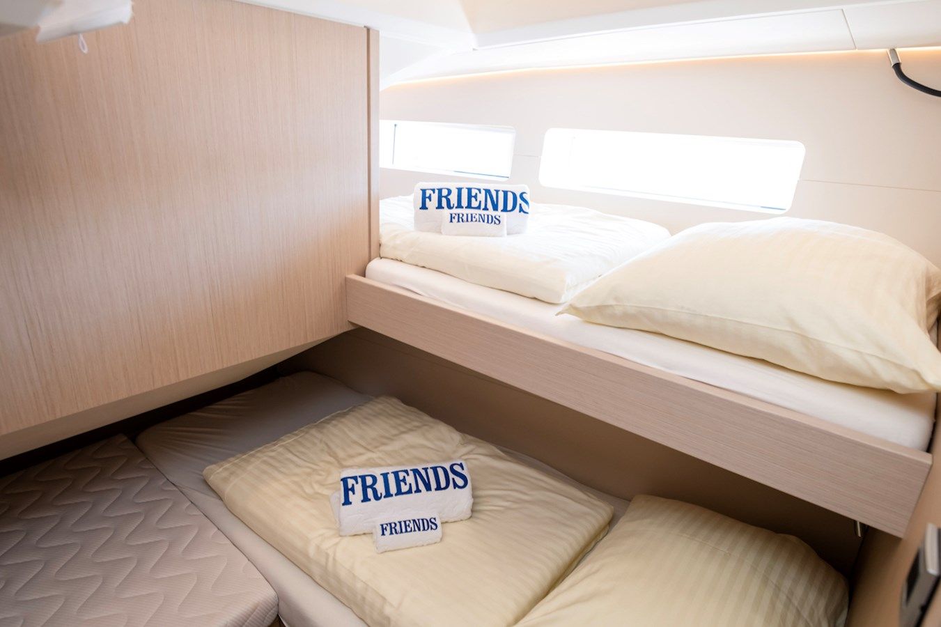 Buy a yacht Friends 2023