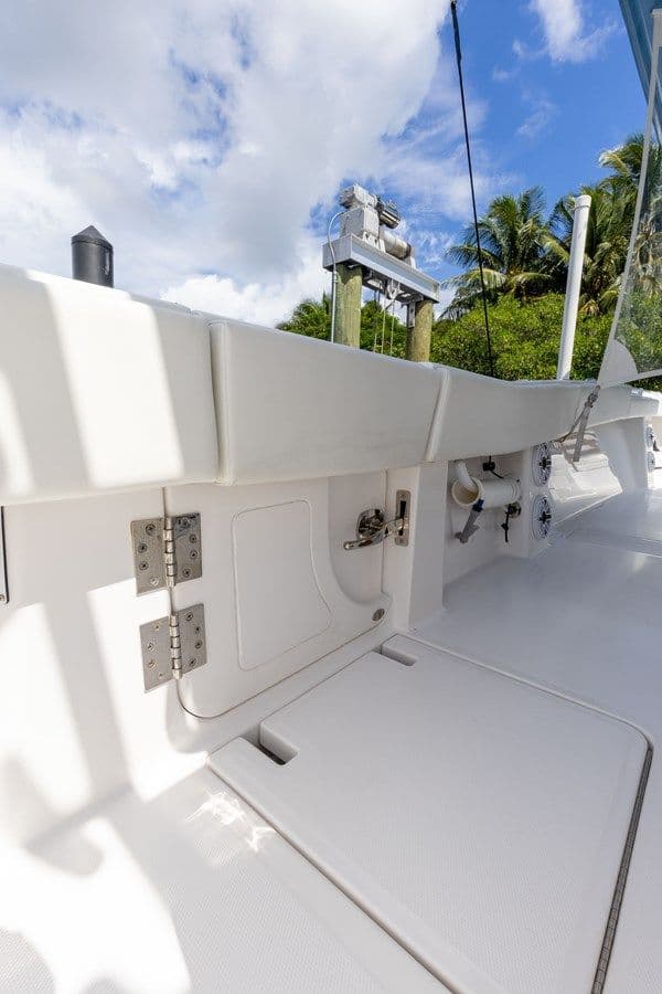 the best price on 43 Invincible