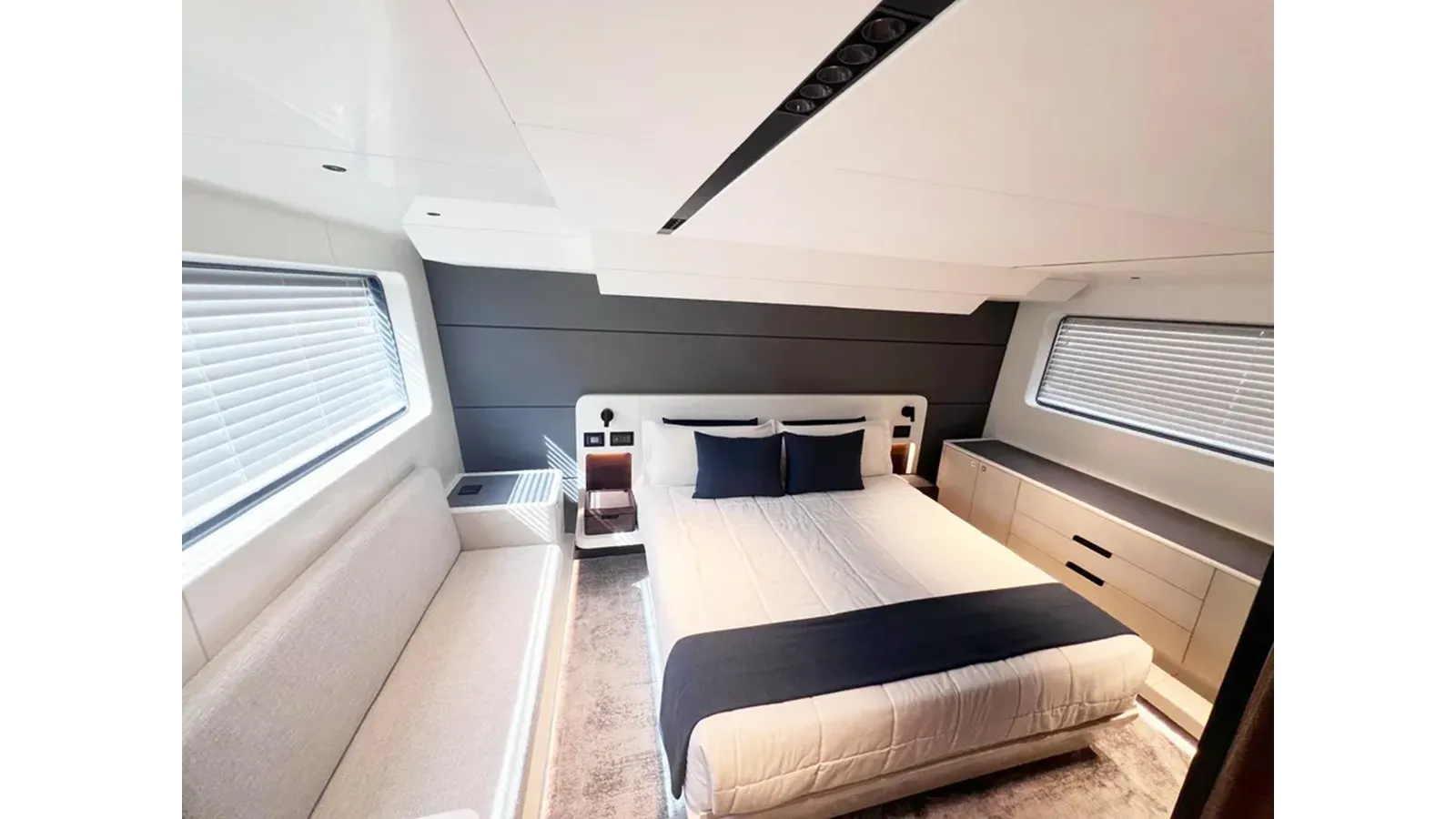 Buy a yacht Texxass 57