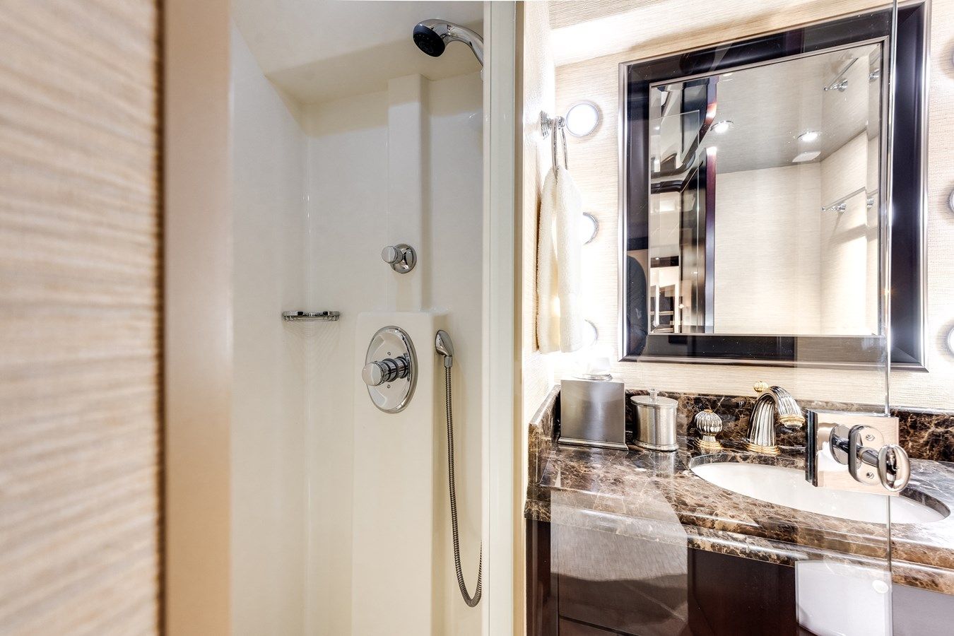 Buy a yacht Amico - WESTPORT