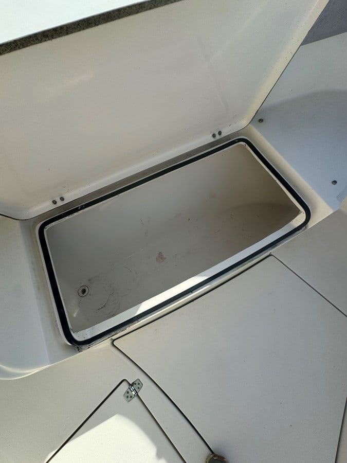 Buy a yacht Cobia 277 2018