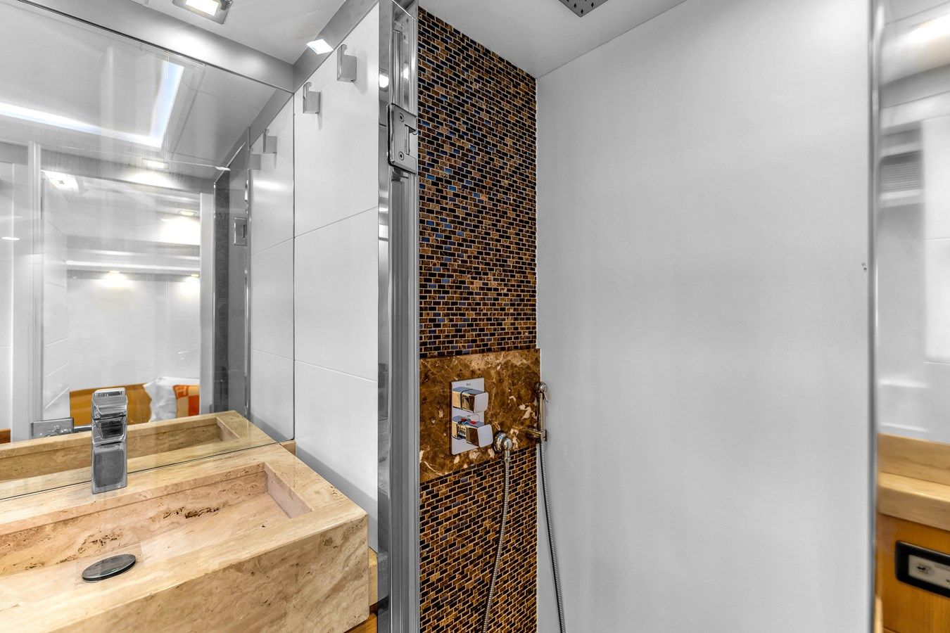 Купить яхту GREYT ESCAPE в Shestakov Yacht Sales