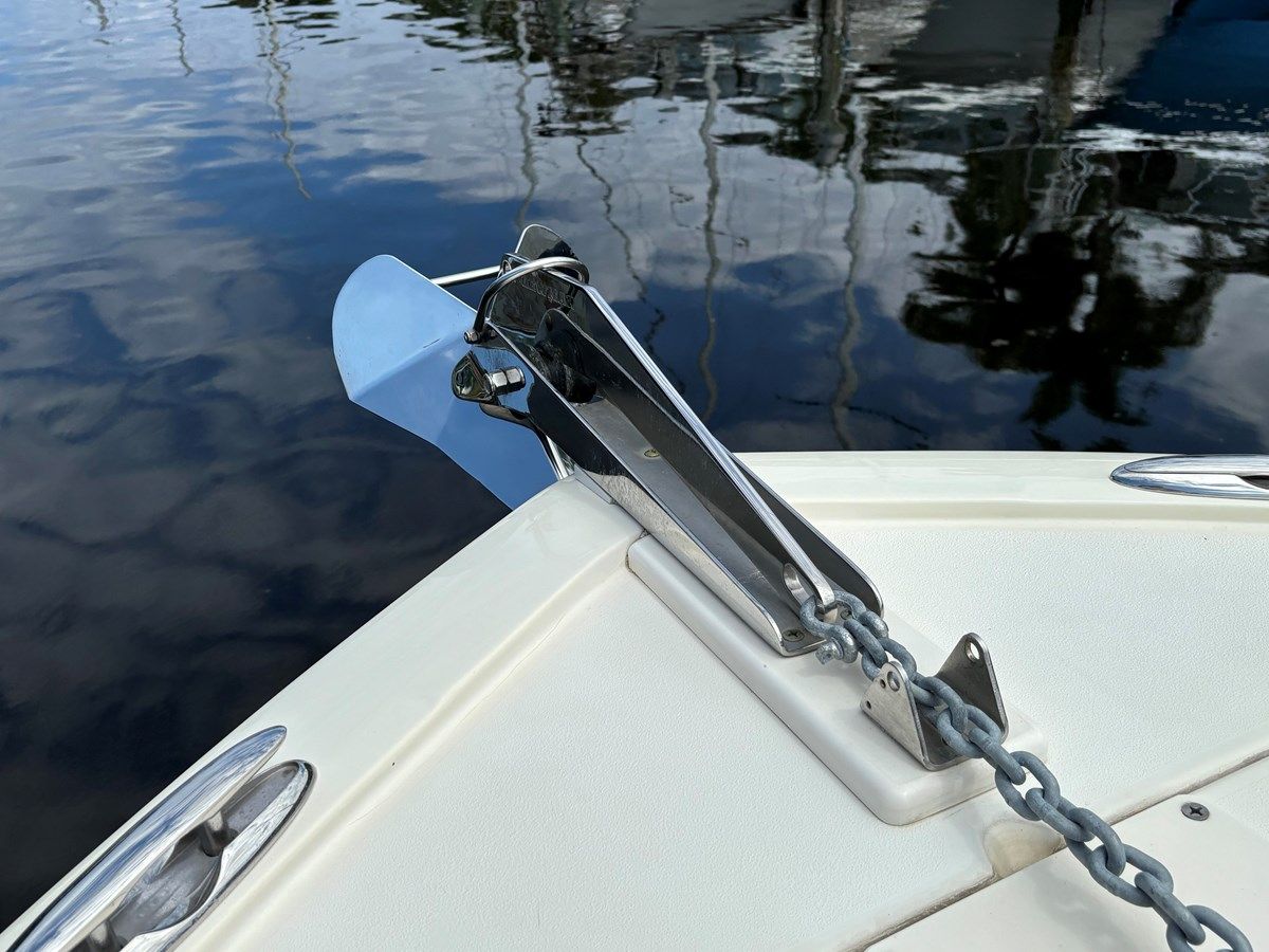 Buy a yacht NEW ENGINES 2009