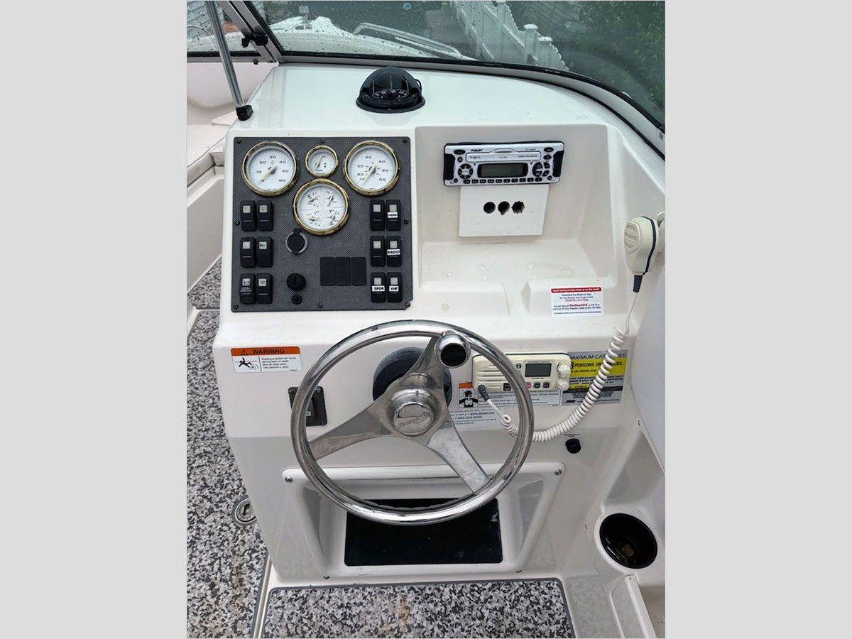 Buy a yacht 2006 SEASWIRL BOWRIDER 2006