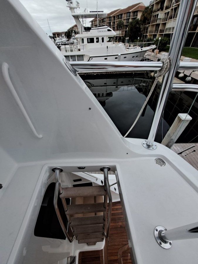 Buy a yacht MARY ROSE - Hatteras