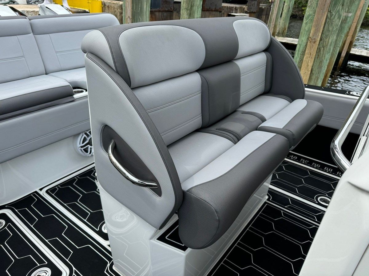 Купить яхту - - Nor-Tech в Shestakov Yacht Sales